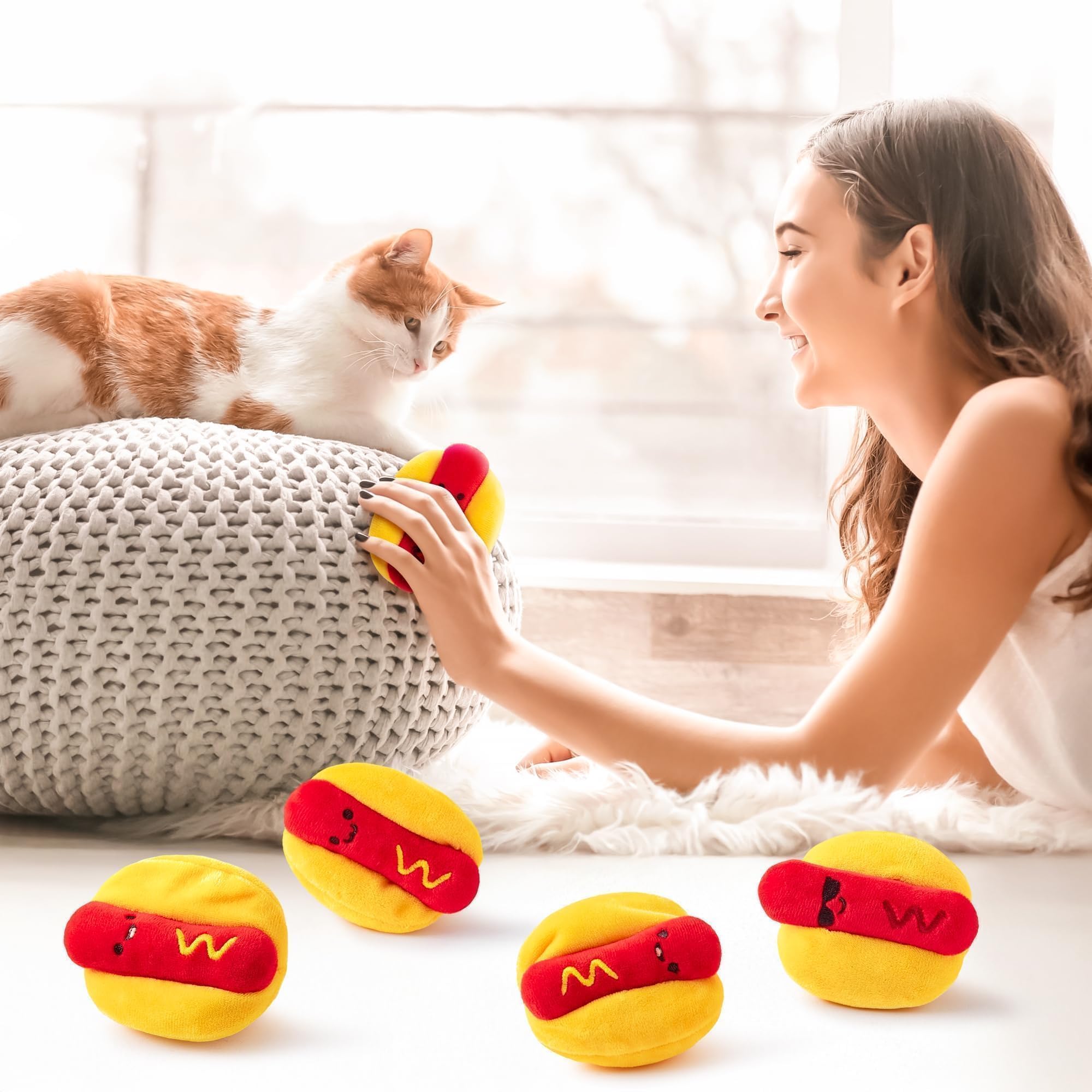 L1rabe hot dog catnip toy with compact size for easy handling