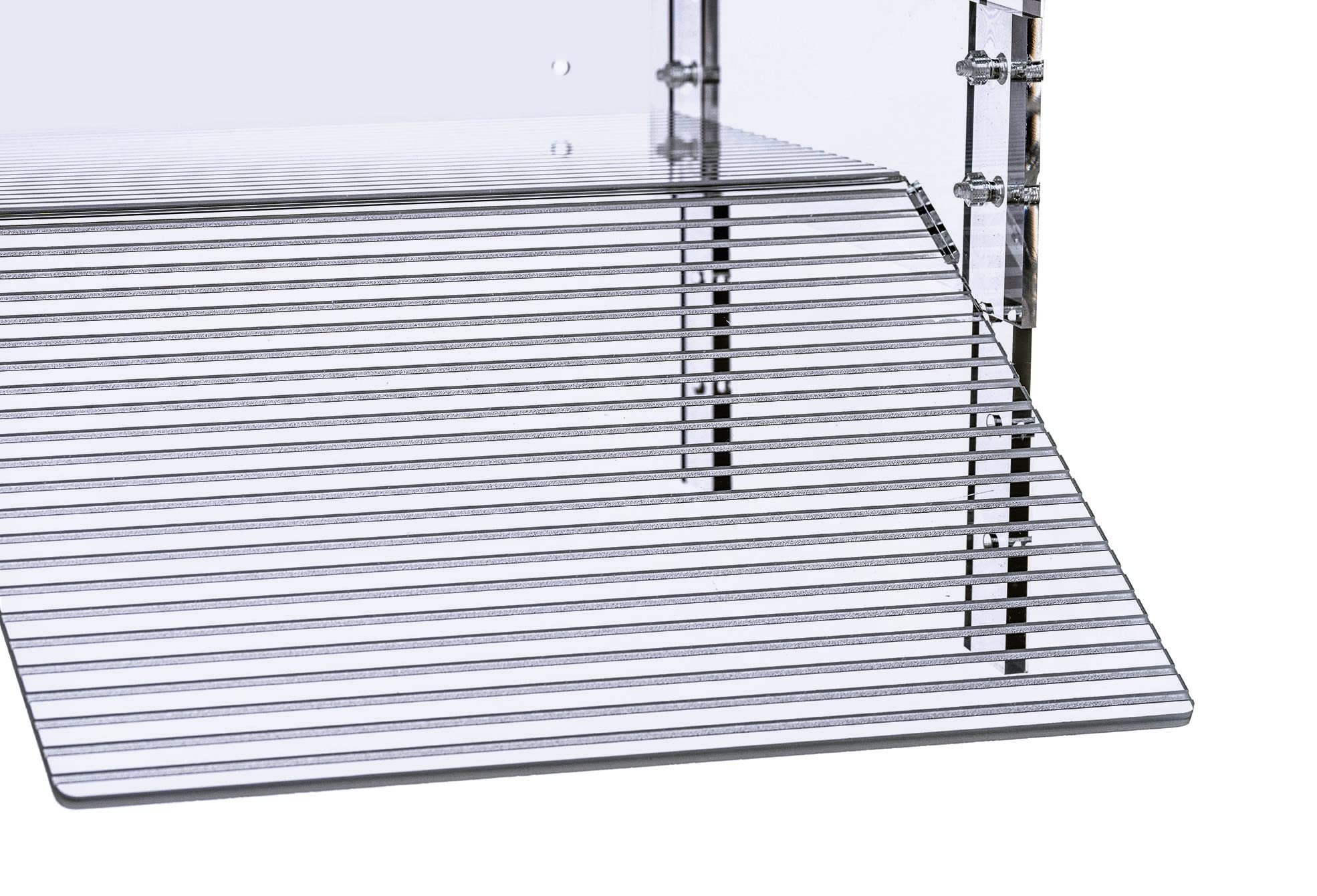 LaBrinx Designs turtle-basking platform multi-level promoting natural climbing and rest.