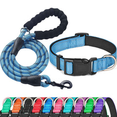 Collar Ladoogo reflectante de neopreno azul vivo para mayor visibilidad nocturna.