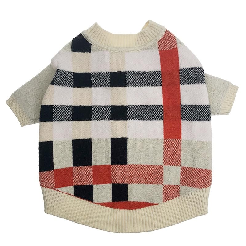 Lamiaraga packaging highlights premium craftsmanship and warm, durable knit.