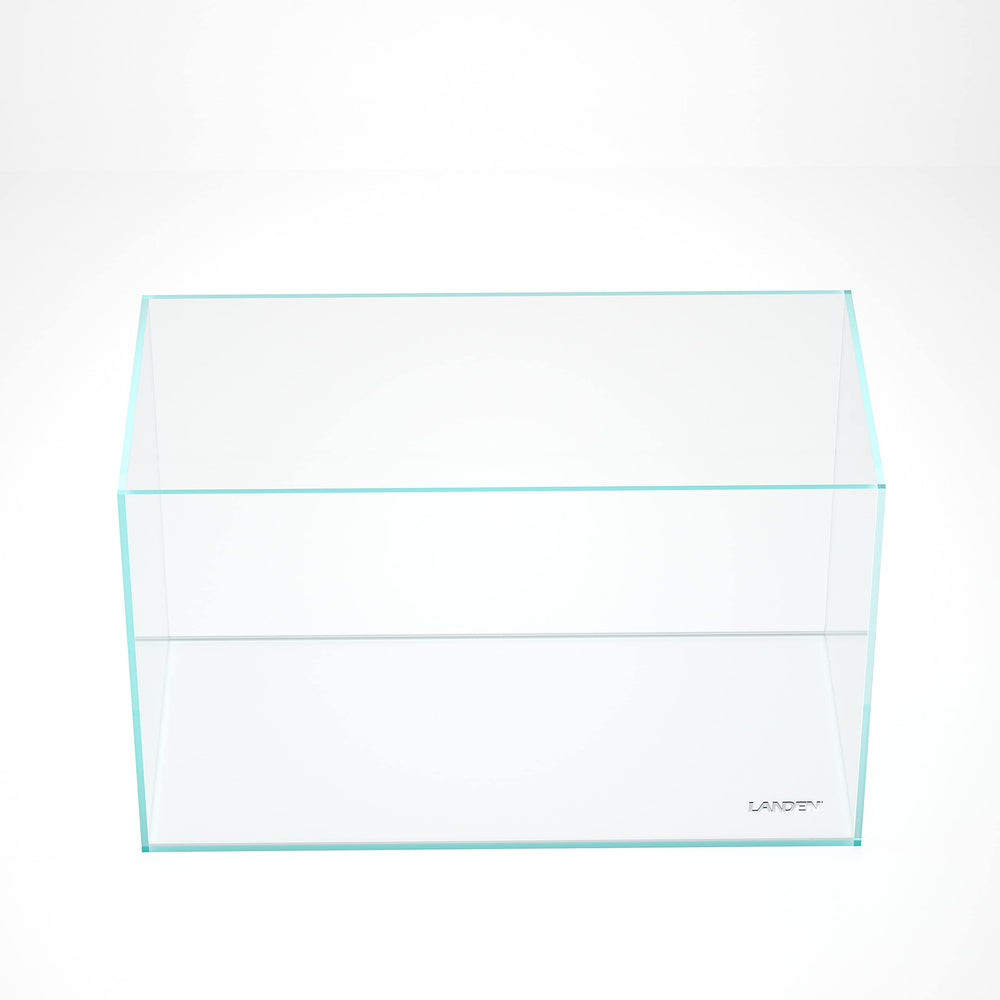 Landen 60P bezel-less viewing image emphasizes immersive wide-vision aquarium experience.