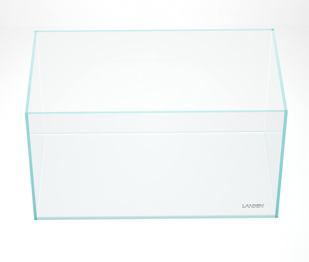 LANDEN 90P 90x50x50 cm footprint supports versatile setups.