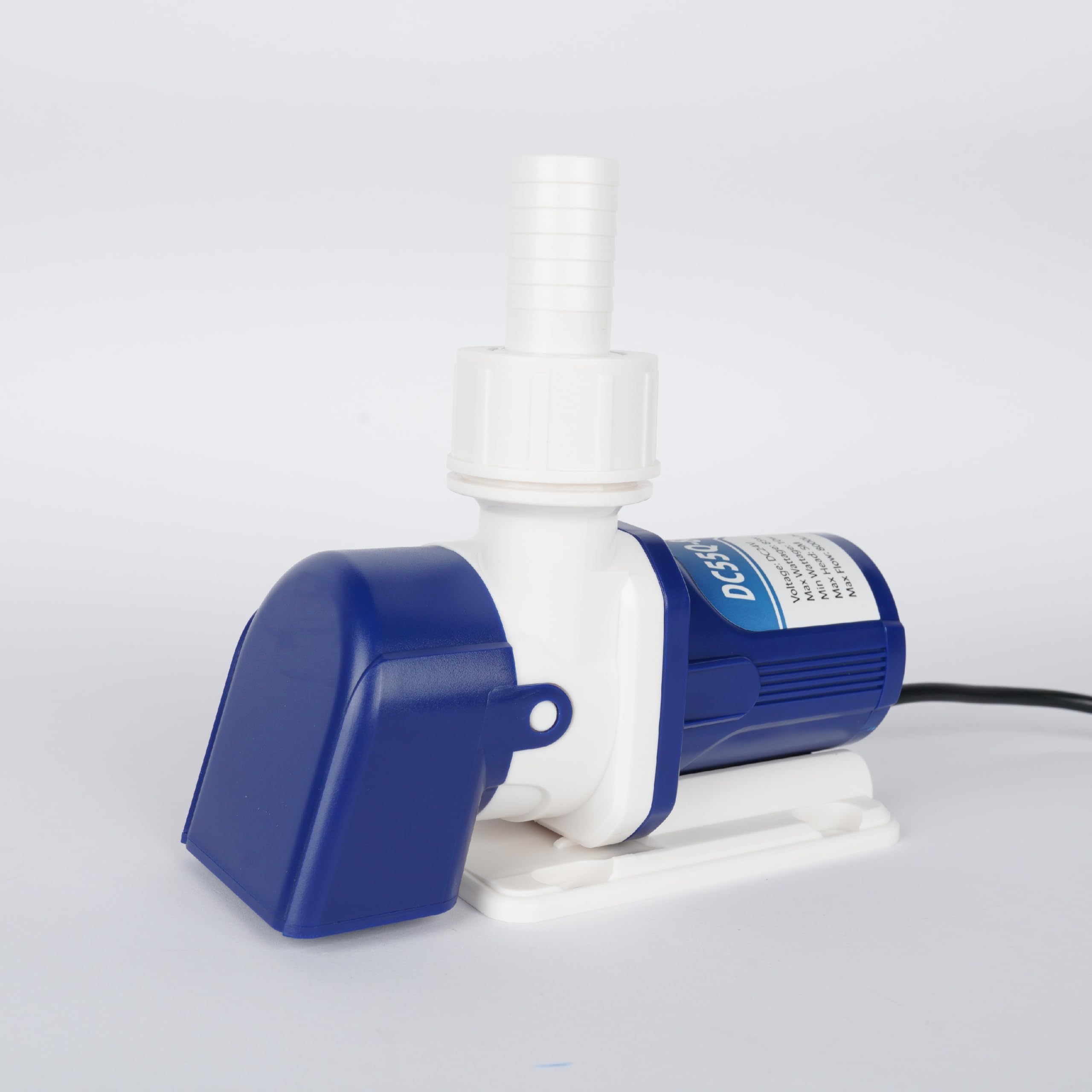 LANDEN BIOSMO 8000DC water-change cap demonstrates quick maintenance access.