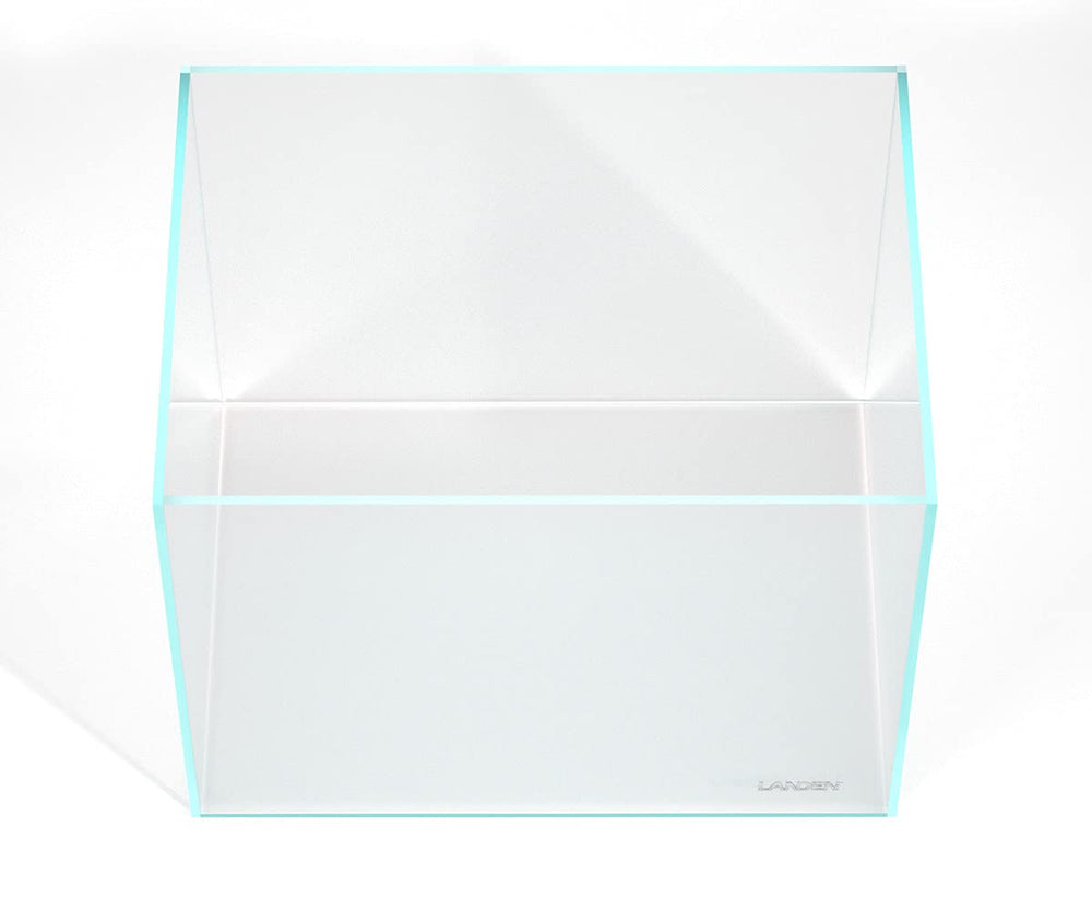 Landen EVA cushioning pad protects tank during transport.