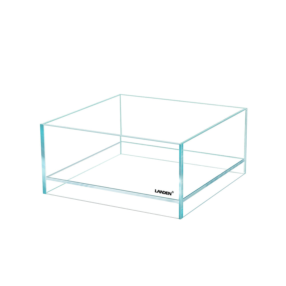 LANDEN Glass Air Tank borderless ultra-white glass enables immersive viewing.