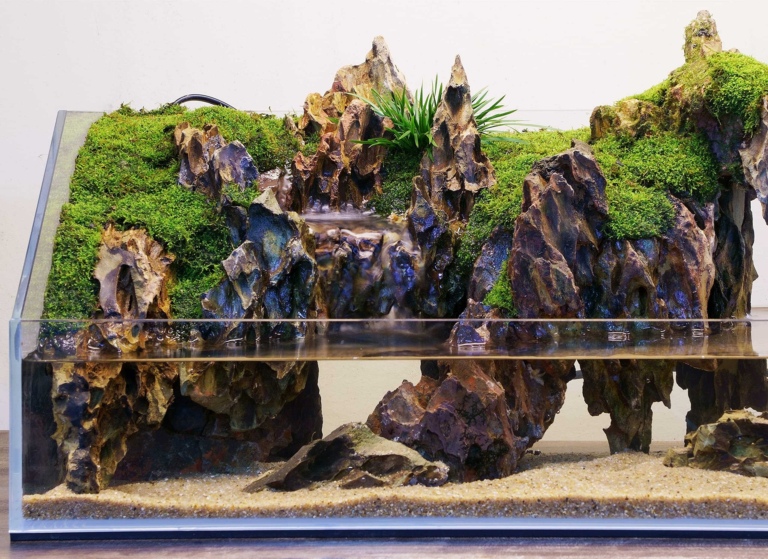 LANDEN Namale sand compatible with freshwater and blackwater tanks.