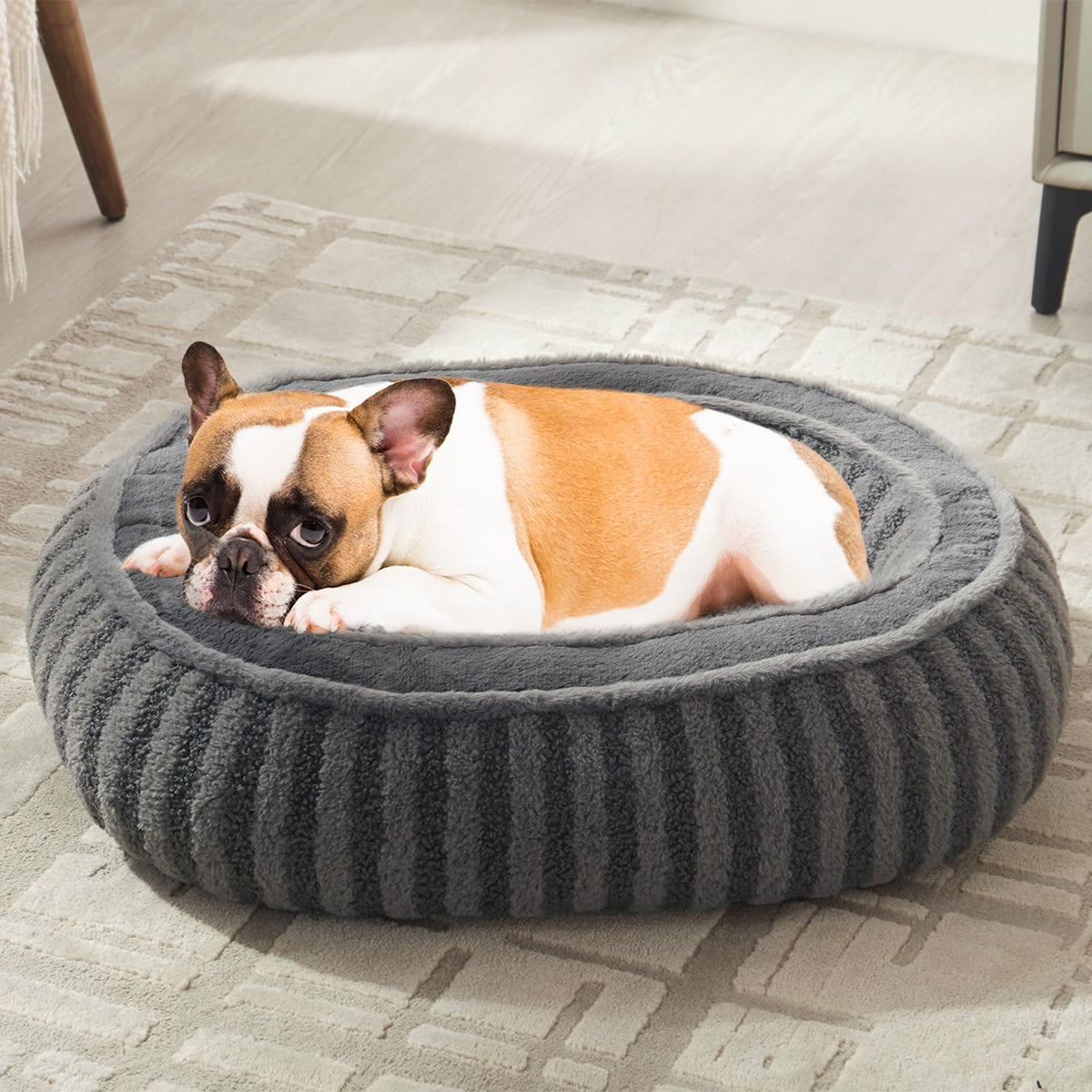 Laojin Balhen dog bed medium grey top view highlights plush comfort for lounging