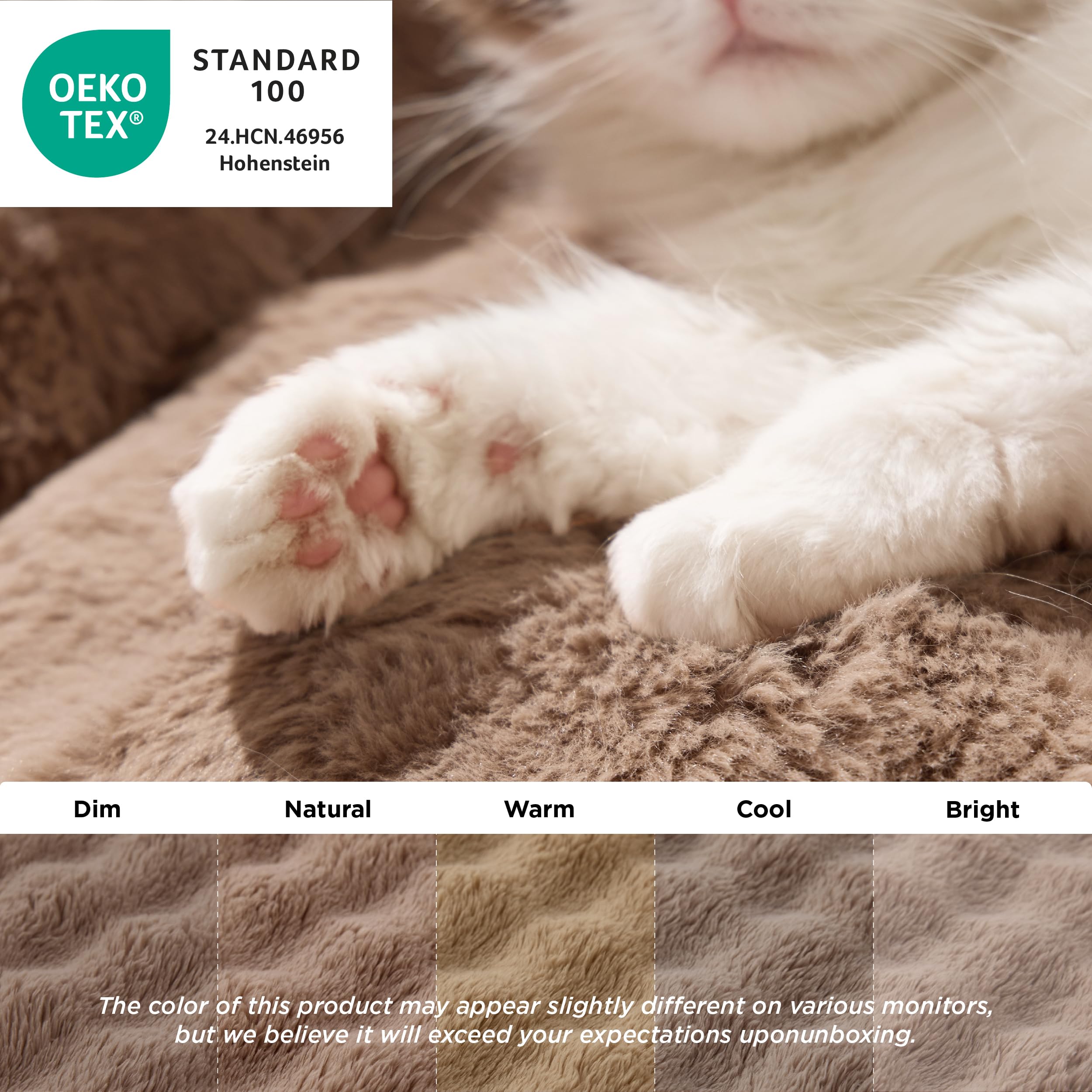 LE SURE Cat Couch three-sided bolsters support head and neck during lounging.
