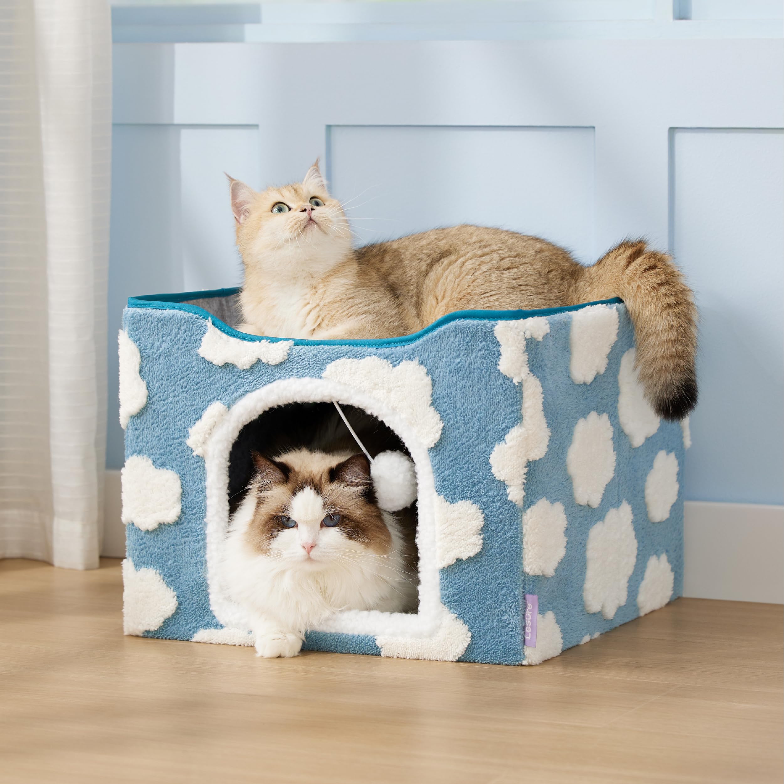LE SURE foldable design shows flat-pack portability for easy storage.