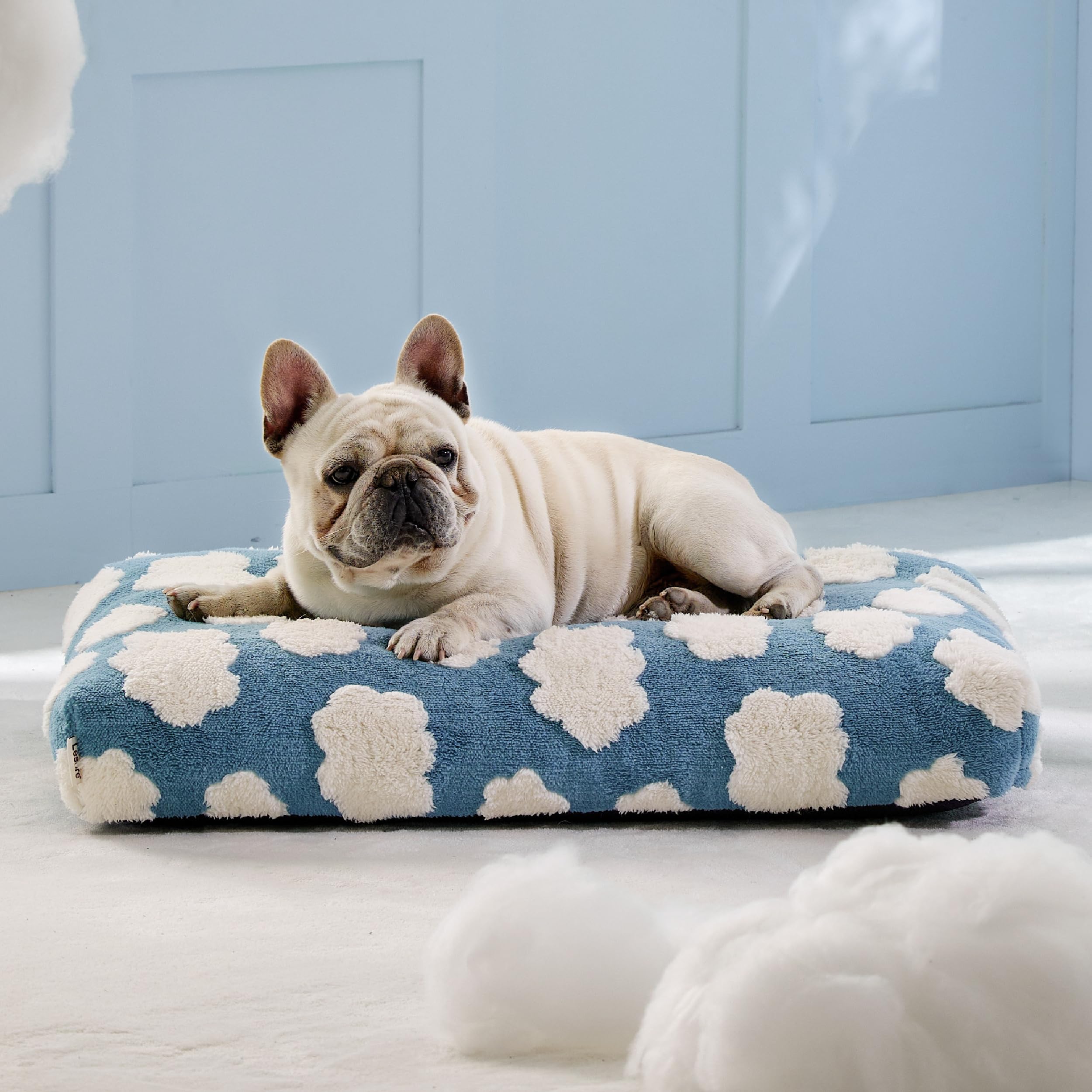 LE SURE dog bed compressed packaging demonstrates efficient shipping.