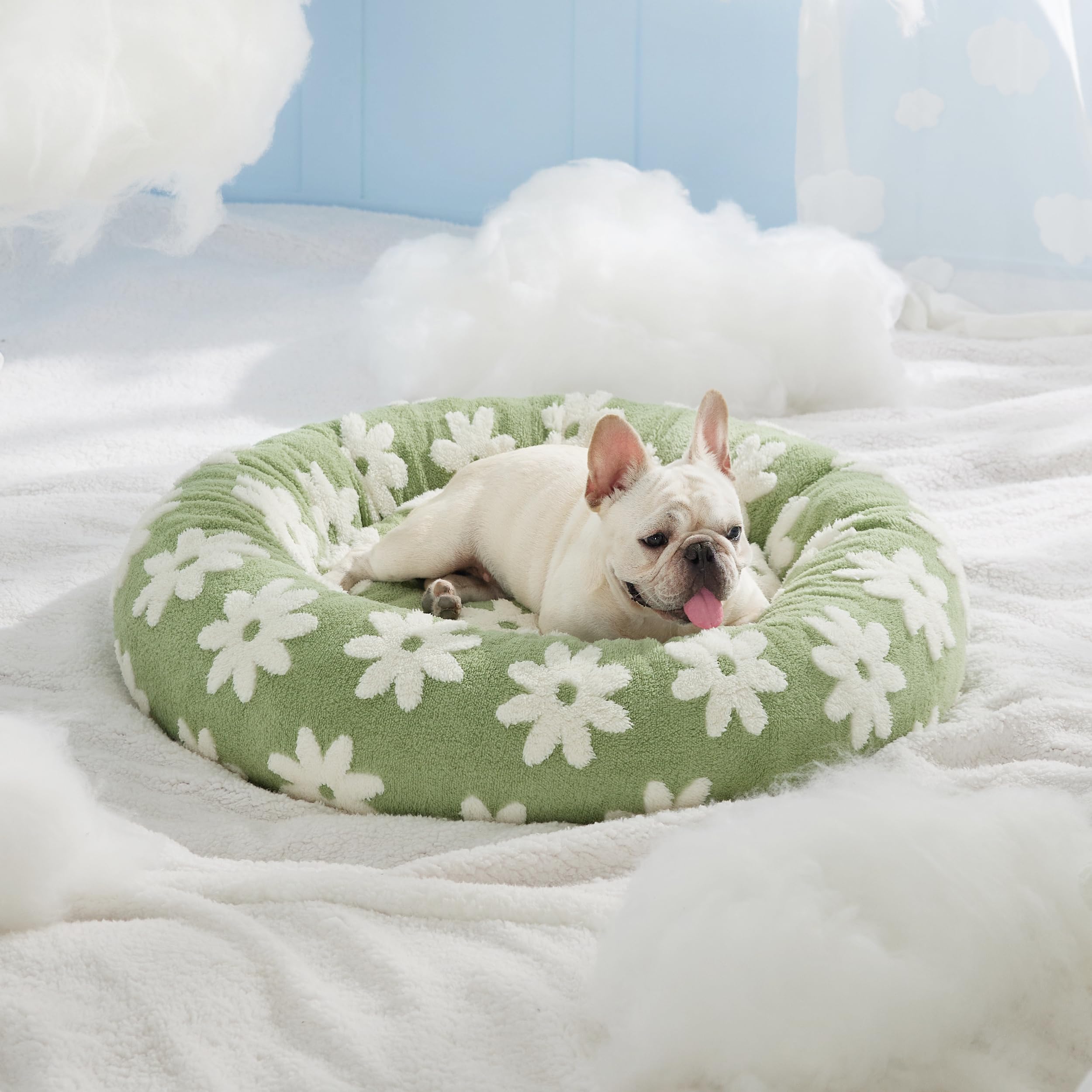 LE SURE Donut Bed indoor-pets-use shows cozy retreat for cats and dogs.
