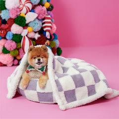 LE SURE double-sided dog blanket with sherpa and jacquard offers versatile warmth.
