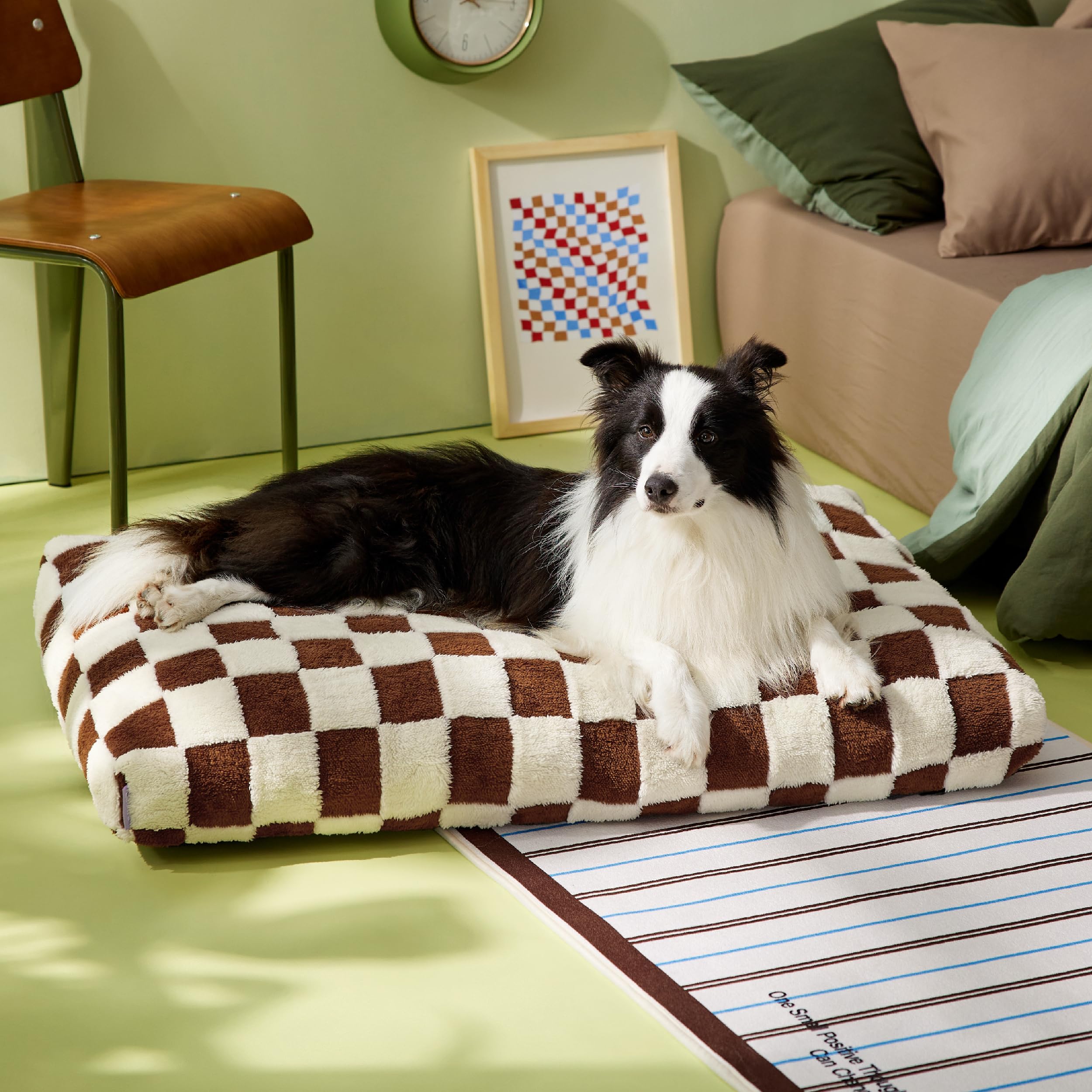 LE SURE large dog bed waterproof inner liner offers spill protection.