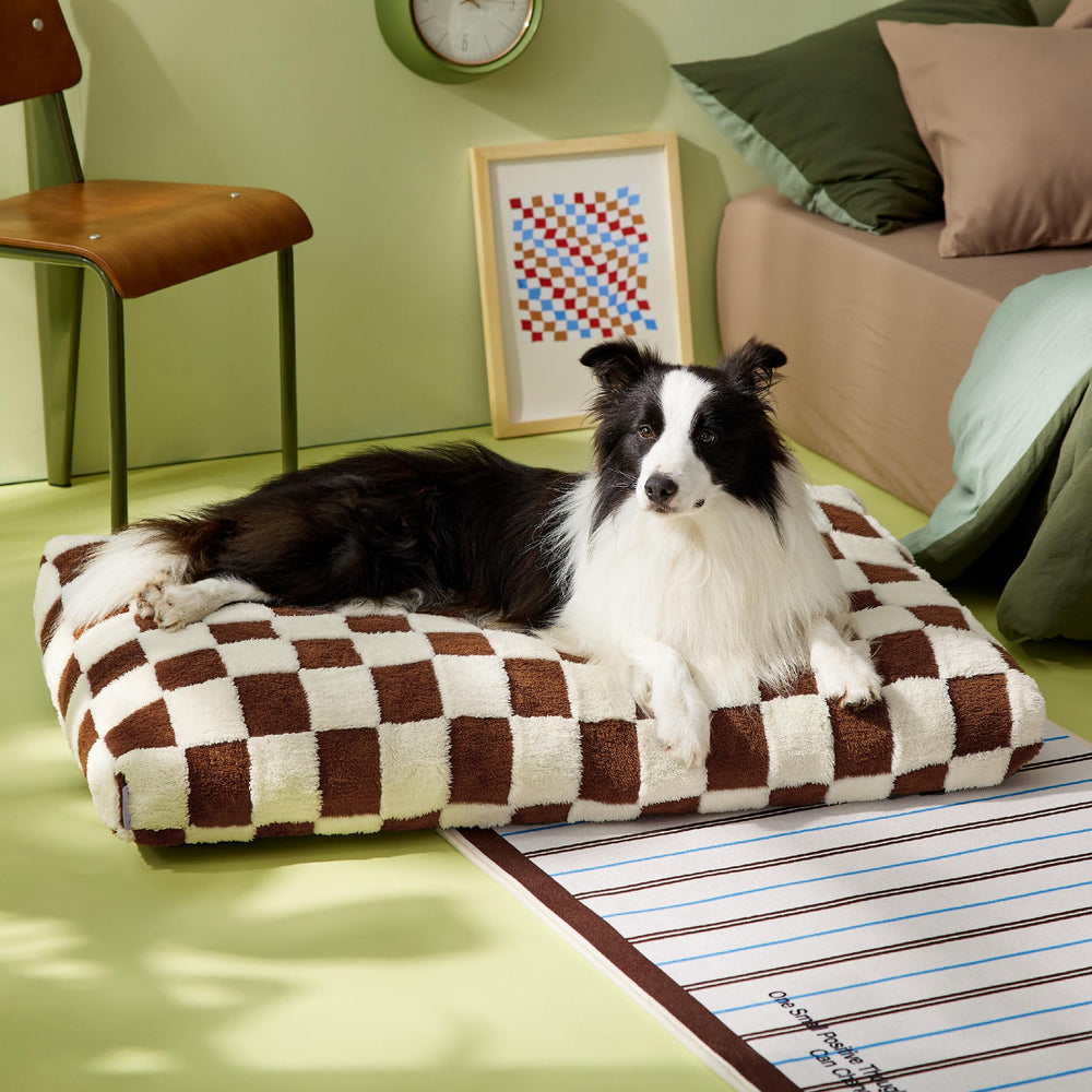 LE SURE large dog bed waterproof inner liner offers spill protection.