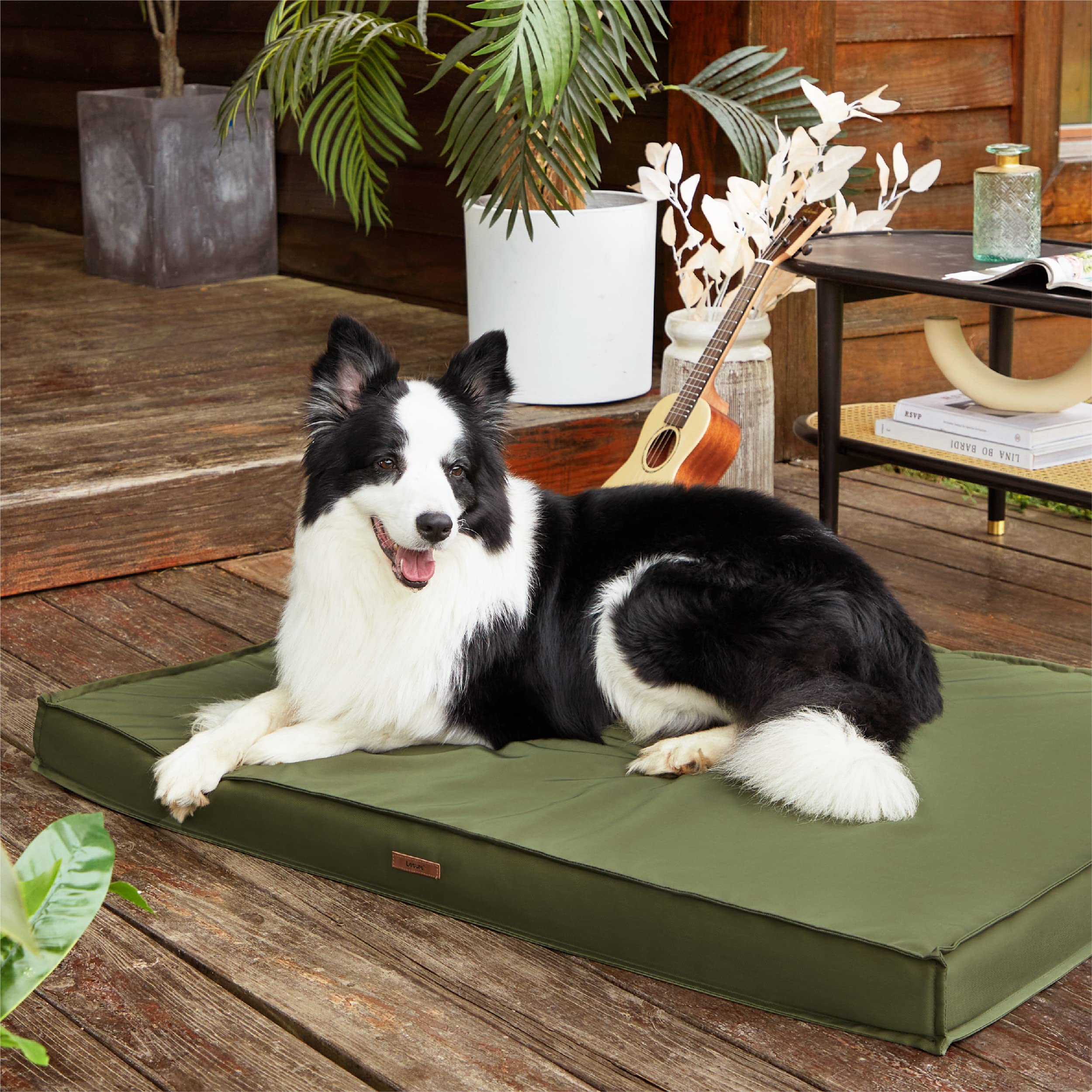 LE SURE waterproof dog bed cover XL green soft-material interior, protecting your mat from accidents and spills.