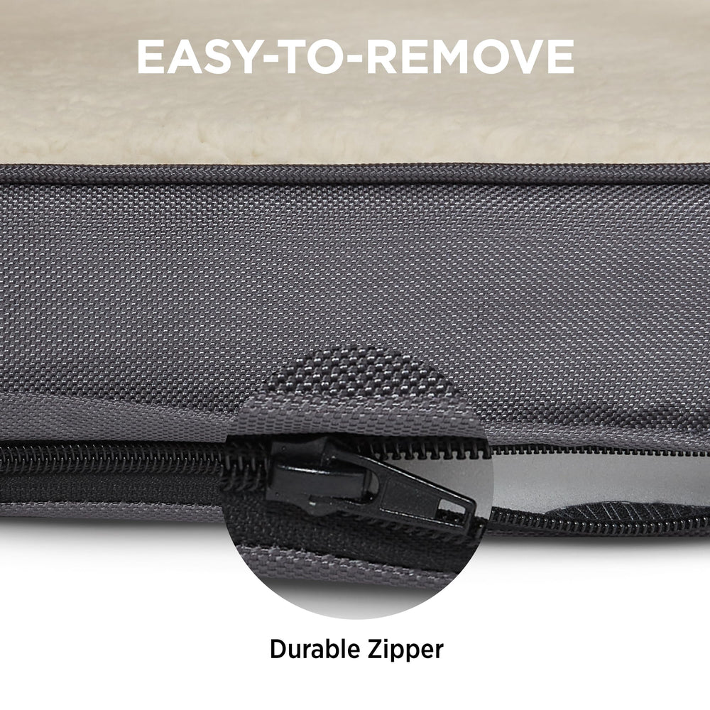 LE SURE XL machine-wash label demonstrates easy cleanup for busy households.