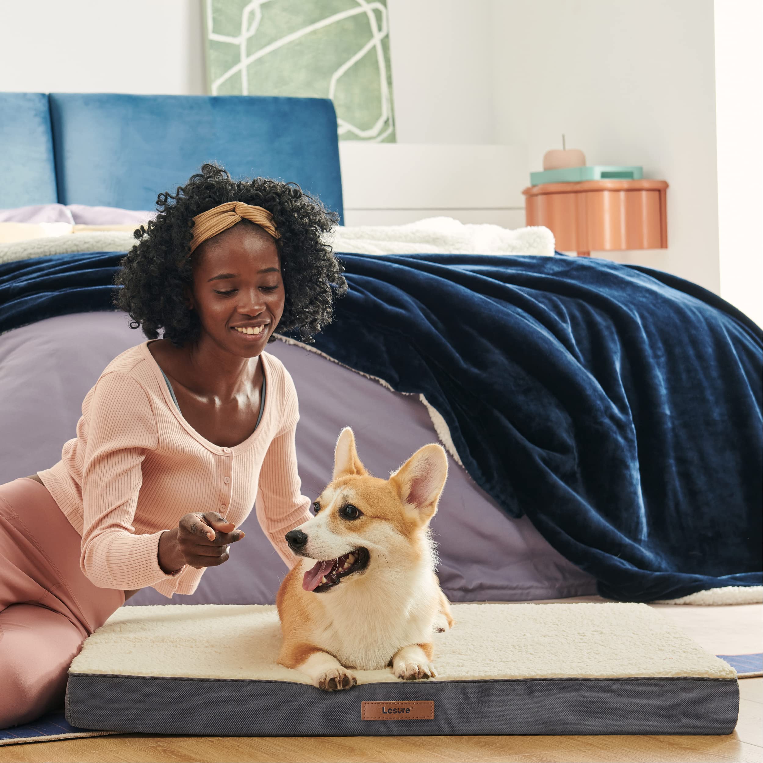 LE SURE XXL plush sherpa fabric detail adds cozy texture for lounging.