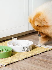 LE TAUCI PET ceramic slow feeder bowl white side close-up highlighting non-slip base for stable meals