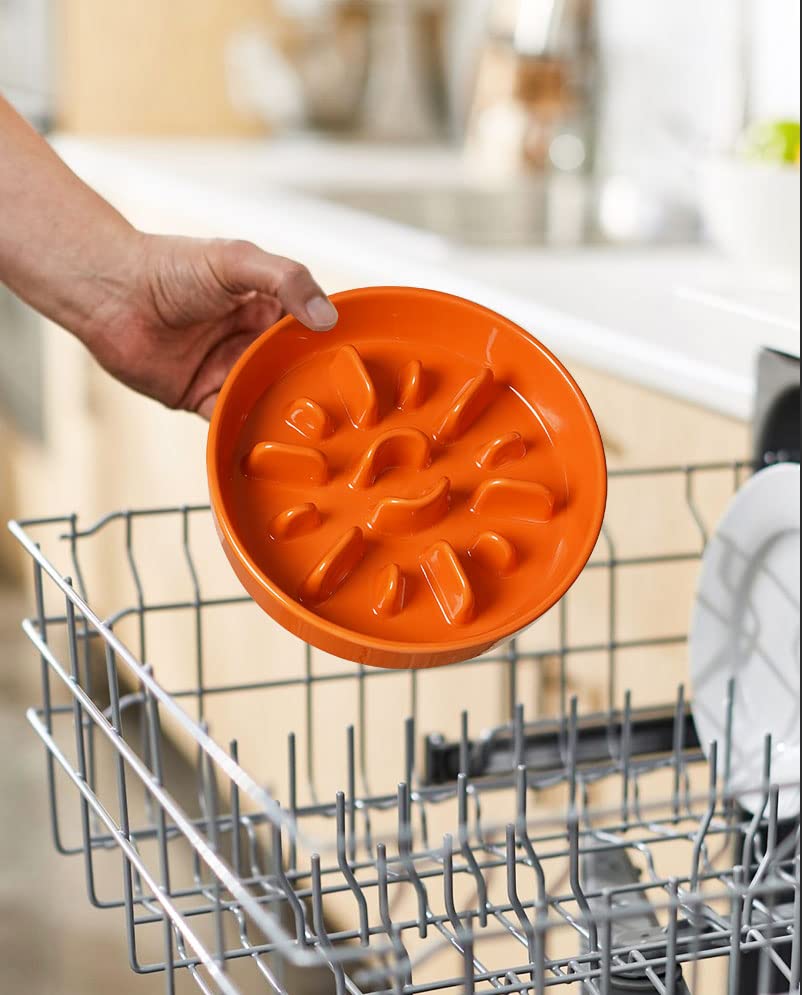 LE TAUCI sun-orange finish detail adds vibrant look to feeding