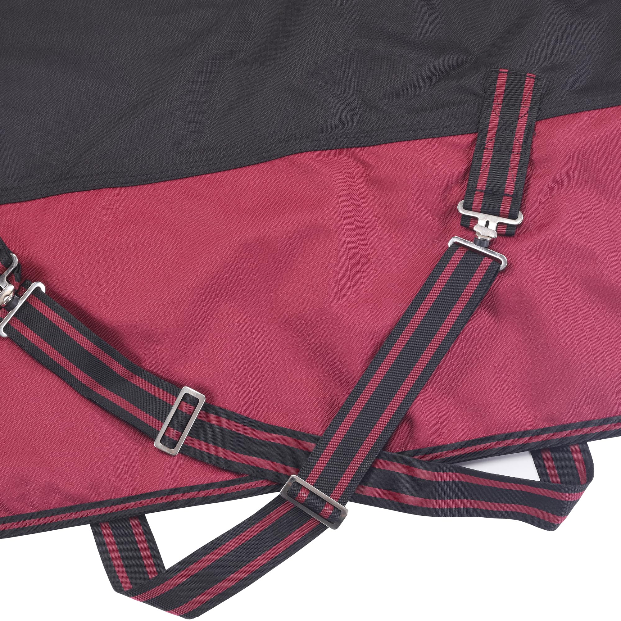 LEAFOREST turnout blanket adjustable leg straps help prevent shifting on turnout.