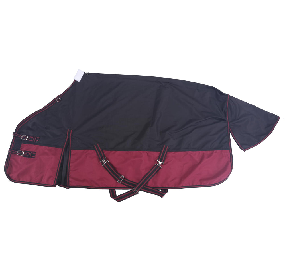 LEAFOREST turnout blanket 1200D waterproof fabric keeps horses dry in snow and rain.