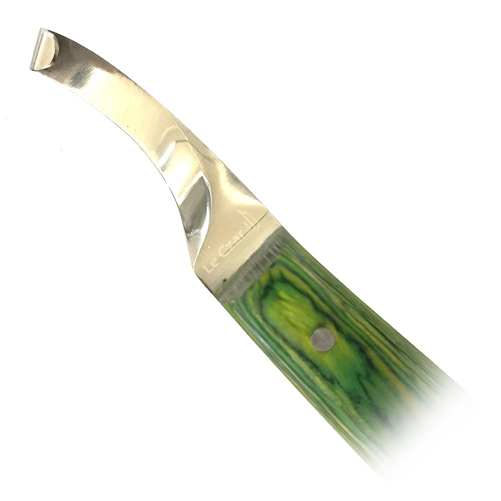 LeCzar hoof knife in use illustrating the tool in a trimming scenario