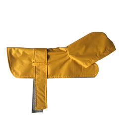 LeerKing dog raincoat showing waterproof fabric for dry outdoor outings