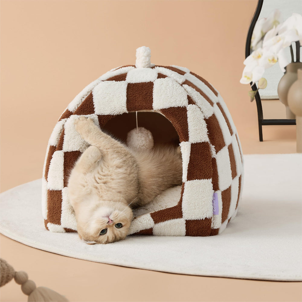 LE SURE Lesure cushion close detail highlights ultra-soft interior for peaceful naps.