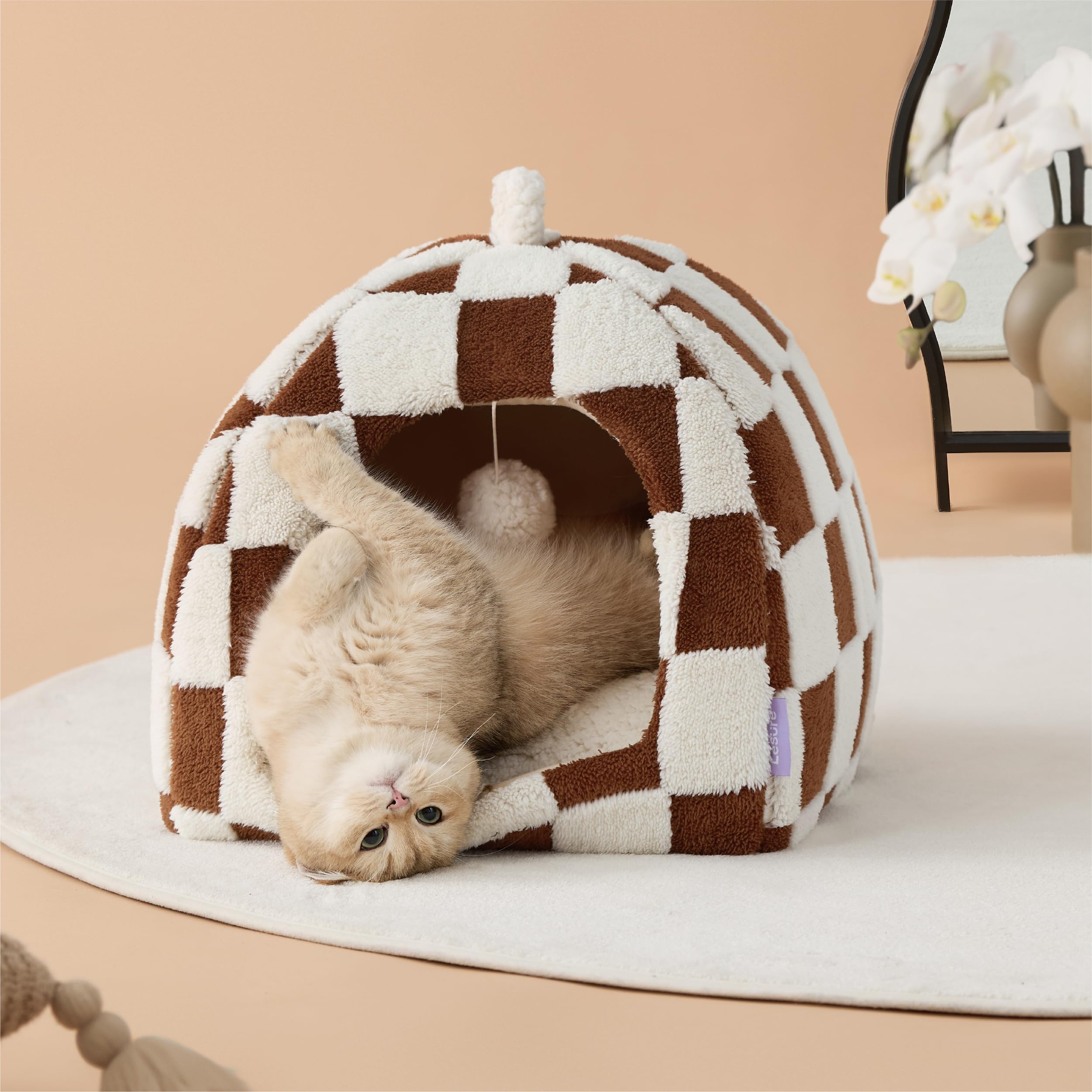 LE SURE Lesure cat bed interior plush cushion provides soothing warmth and snuggly support.
