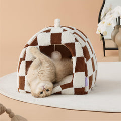 LE SURE Lesure cat bed interior plush cushion provides soothing warmth and snuggly support.