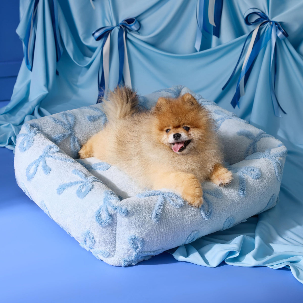 LE SURE cute dog bed rectangle with plush jacquard fabric for cozy naps.