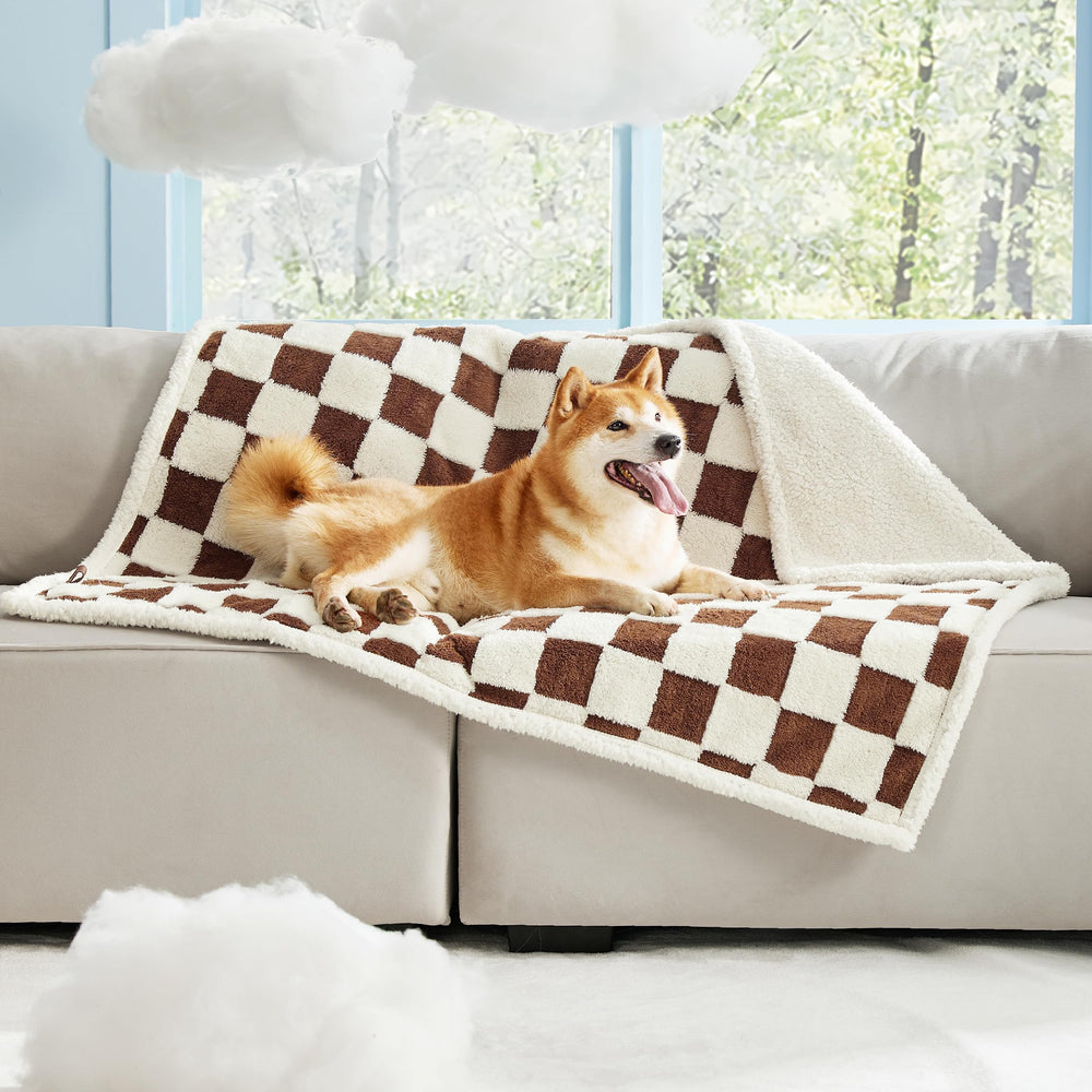 LE SURE double-sided-dog-blanket-sherpa-fleece plush warmth for pets.