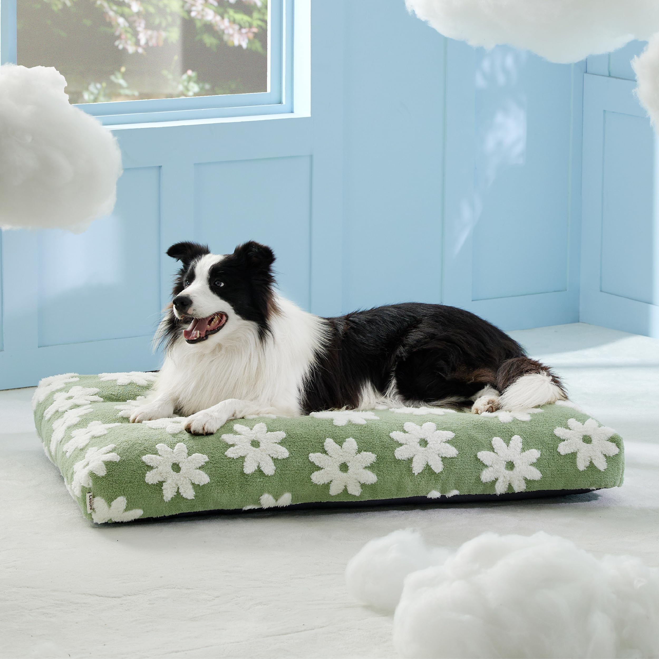 LE SURE large dog bed machine-washable cover makes cleanup quick