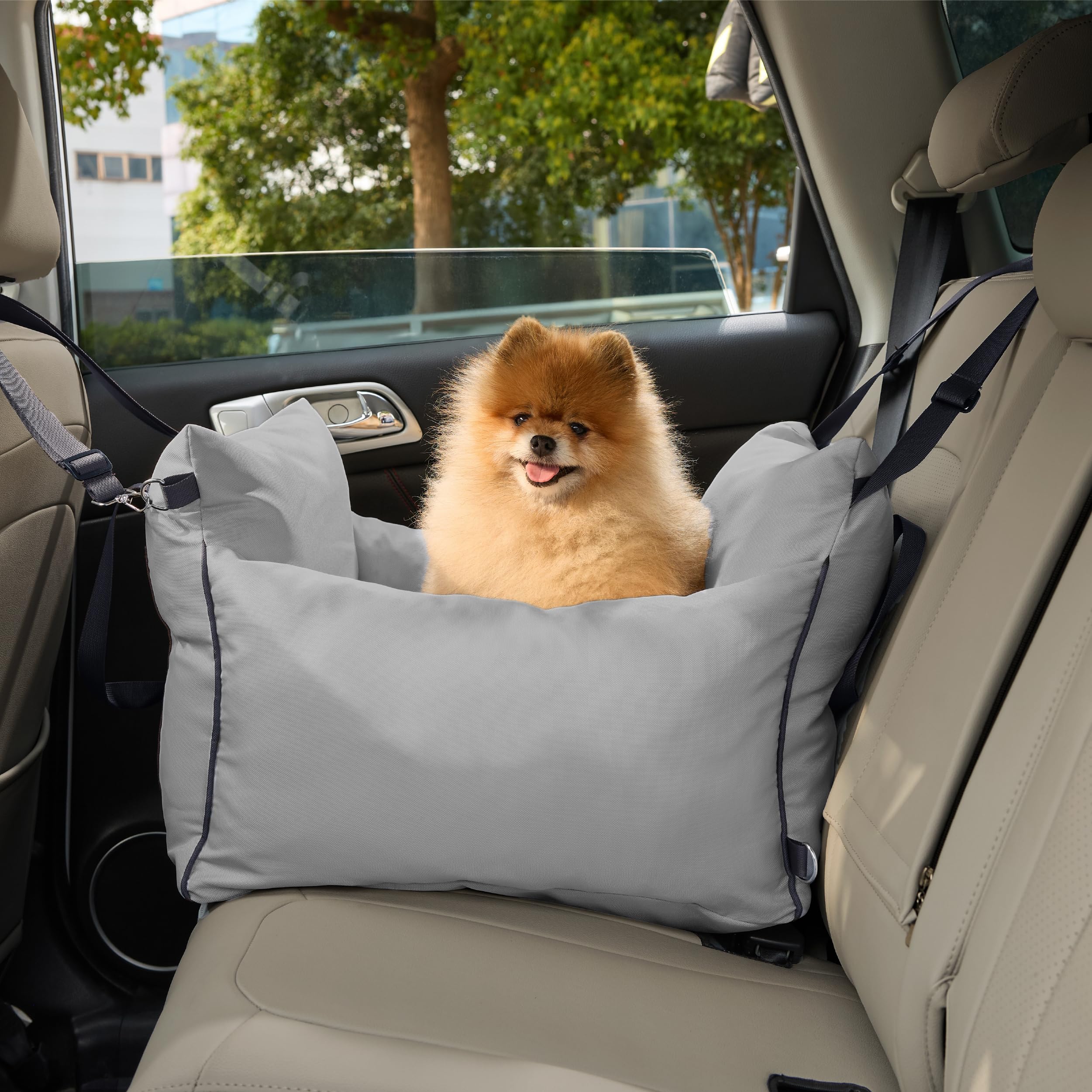 LE SURE Lesure machine-washable cover simplifies cleanup after adventures.