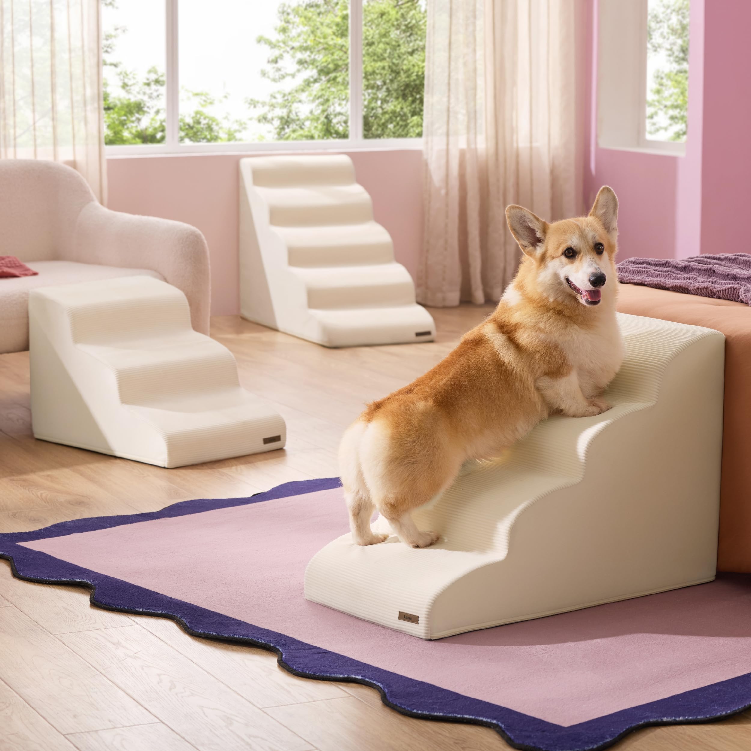LE SURE Dog Stairs featuring non-slip bottom for stable climbing on carpet or wood.