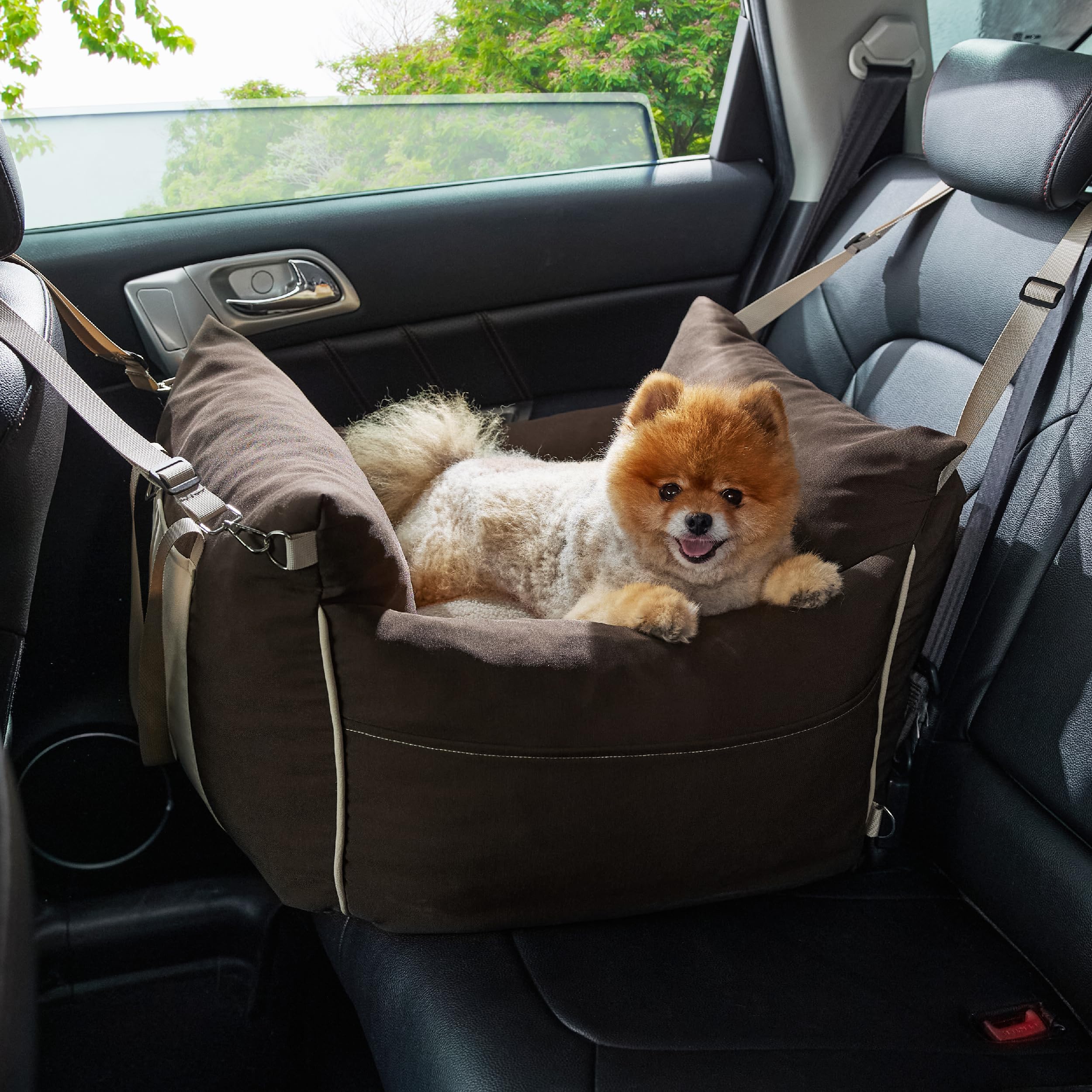 LE SURE Lesure booster with large storage pockets in vehicle interior