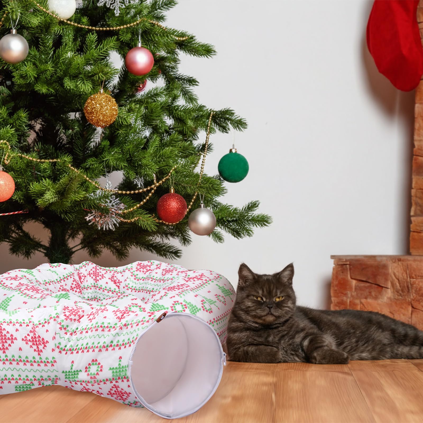 Leyndo Christmas cat tunnel cushion included adds extra comfort.