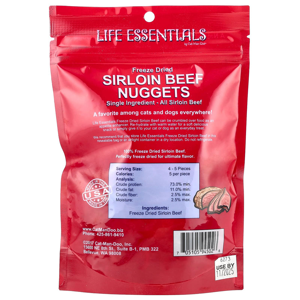 Life Essentials by Cat-Man-Doo beef nuggets closeup—crunchy texture ideal as a training reward.