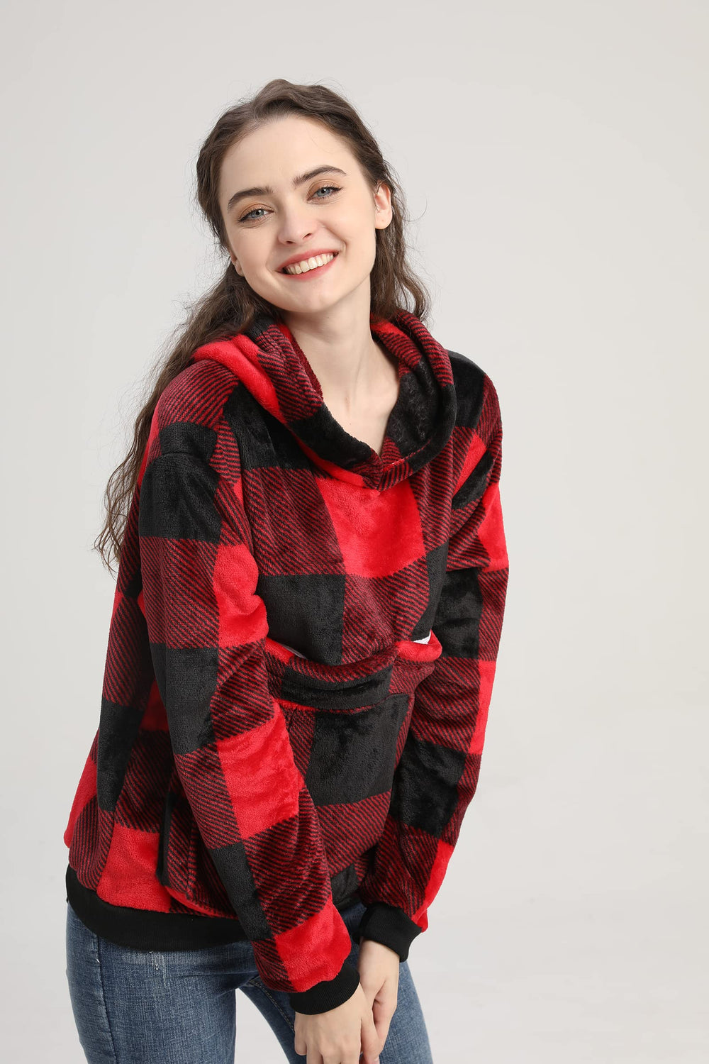 LINYUCHEN pouch hoodie measures 17.3 by 11.8 inches and supports 15 lbs.