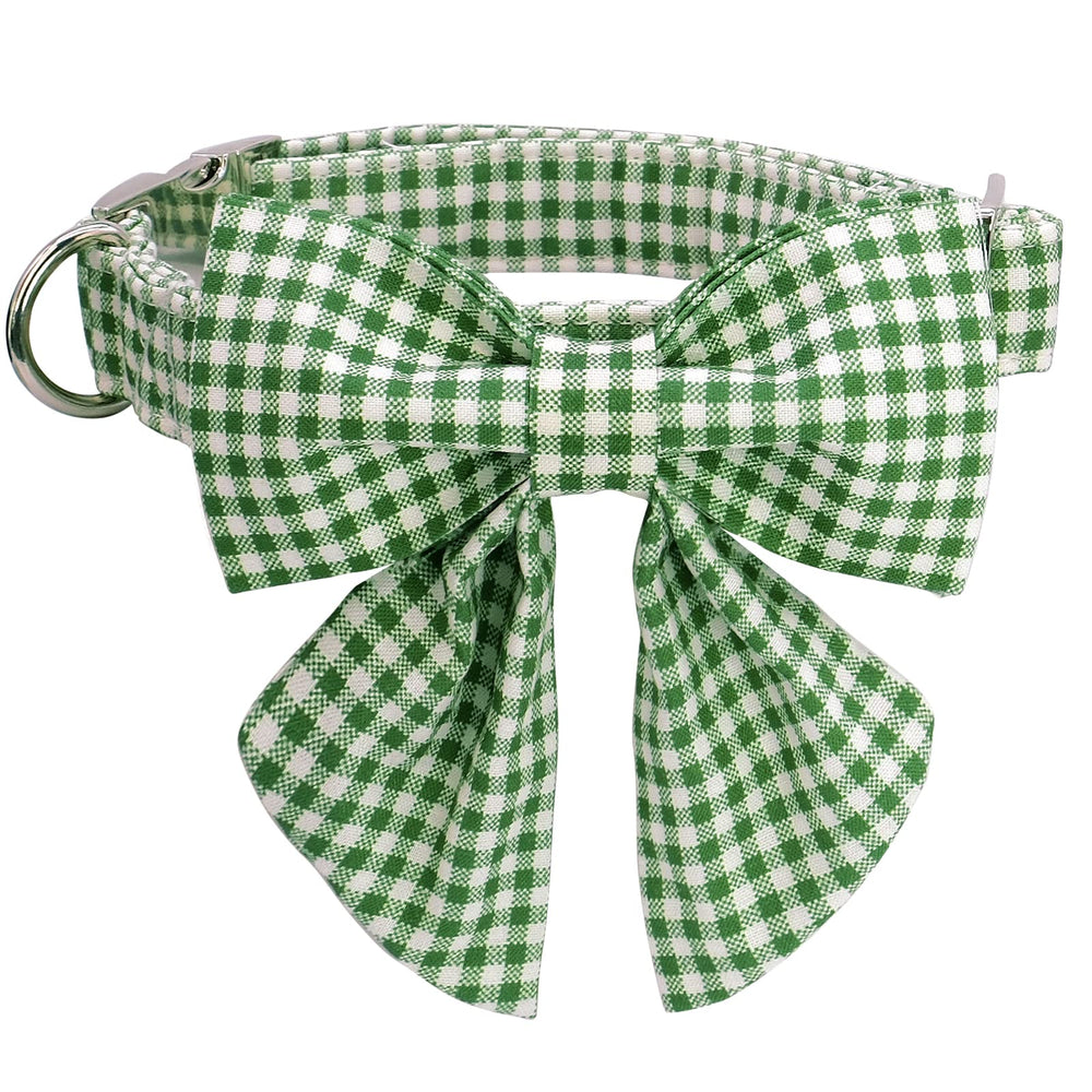 Lionet Paws dog collar with sailor bow in green for stylish everyday walks.