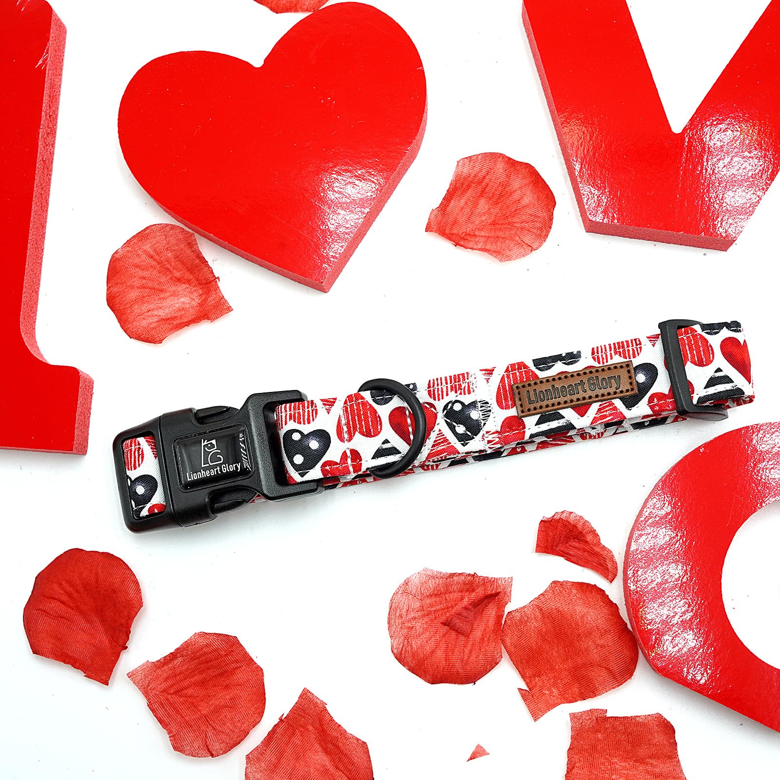 Lionheart Glory diseño único con corazones, regalo perfecto para mascotas.