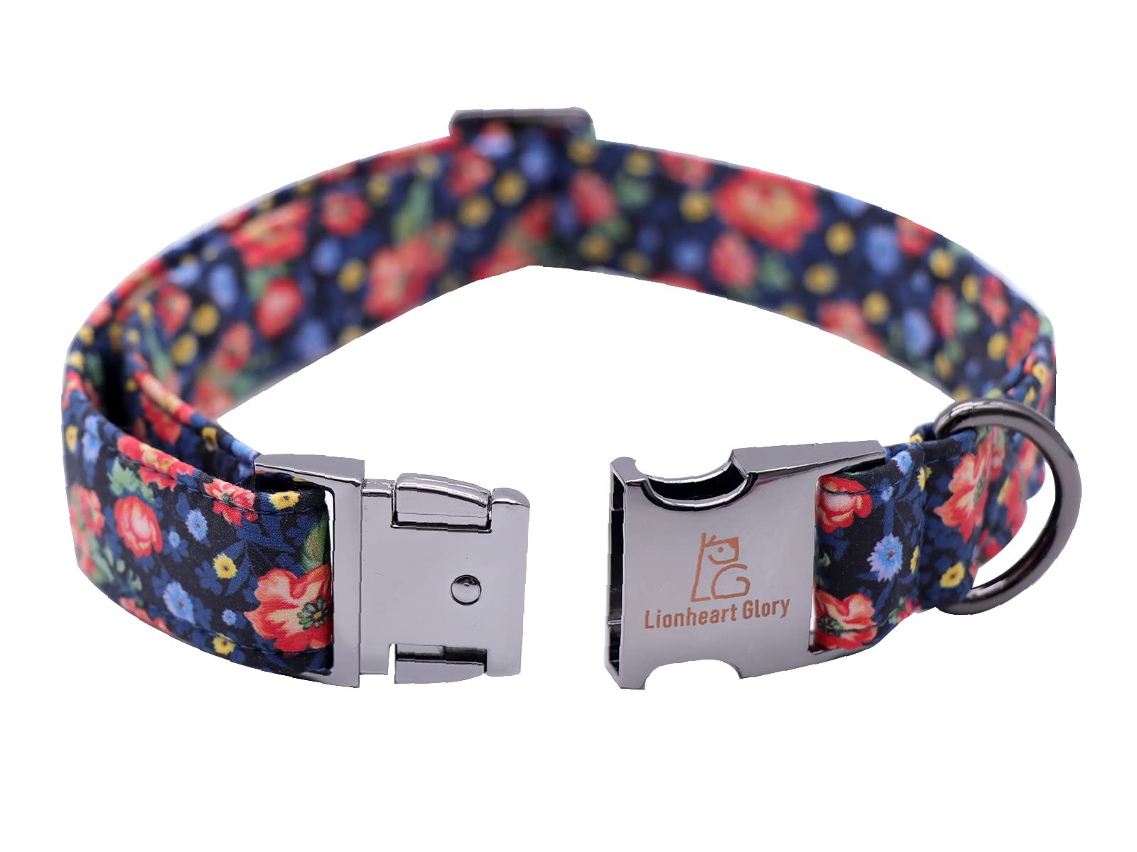 Lionheart Glory d-ring-durability: sturdy leash attachment for outdoor play.