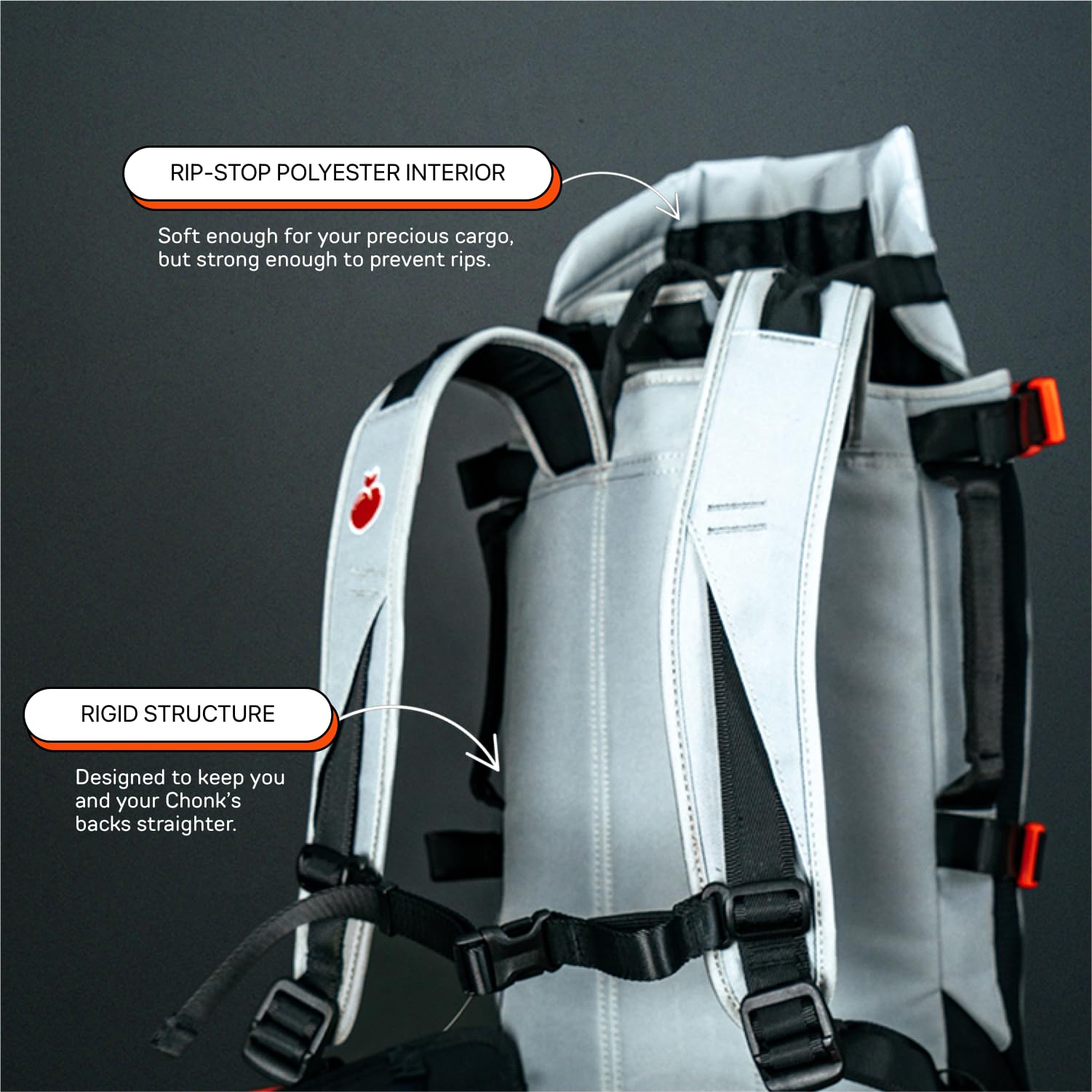 Little Chonk Maxine One tail port enables natural movement during pet-friendly adventures