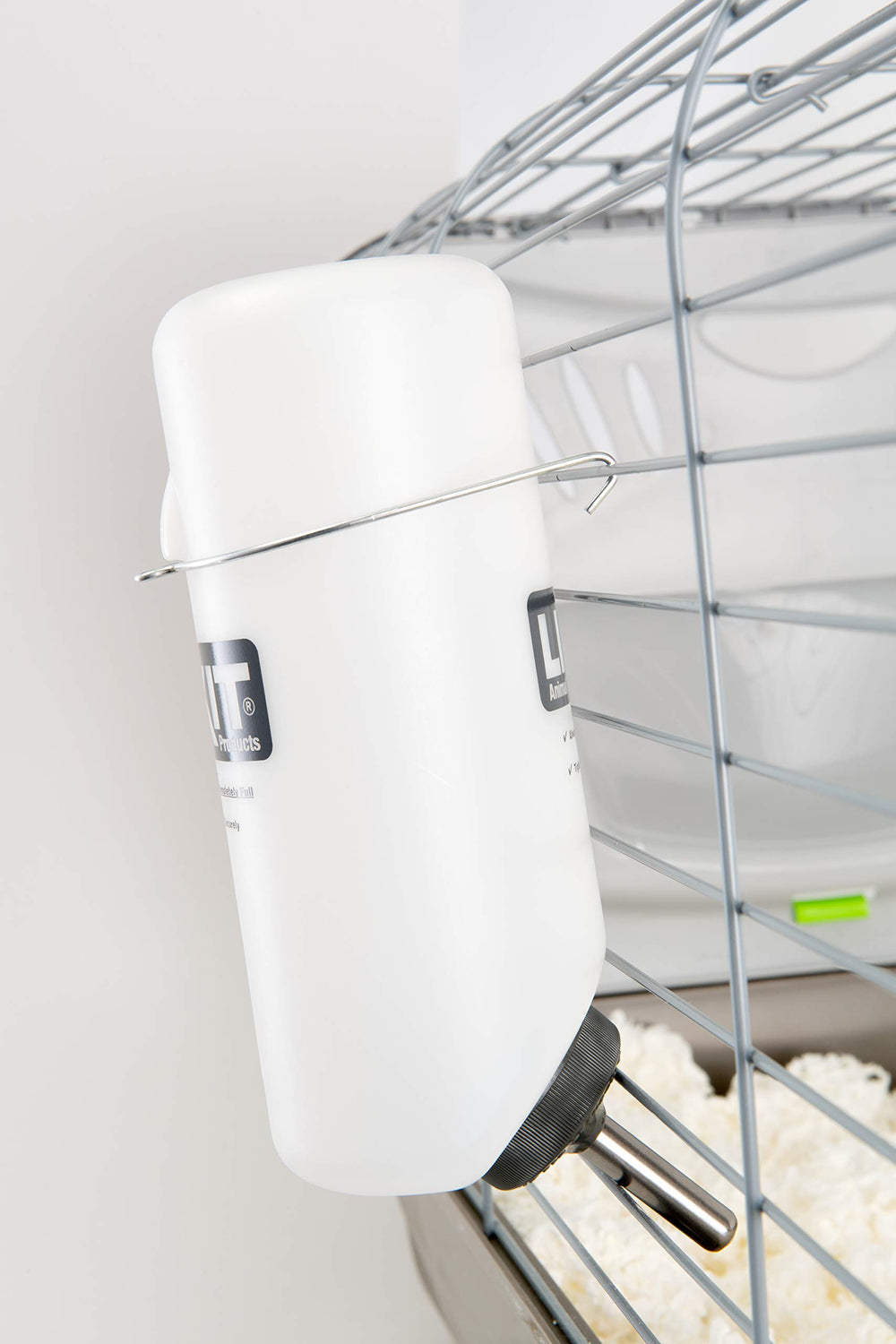 Lixit stainless steel tube detail with smooth finish for pet safety.