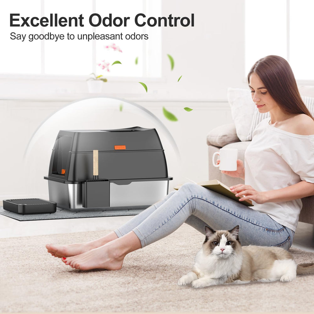 Lobeve footboard design supports seniors or short-legged cats during box visits.