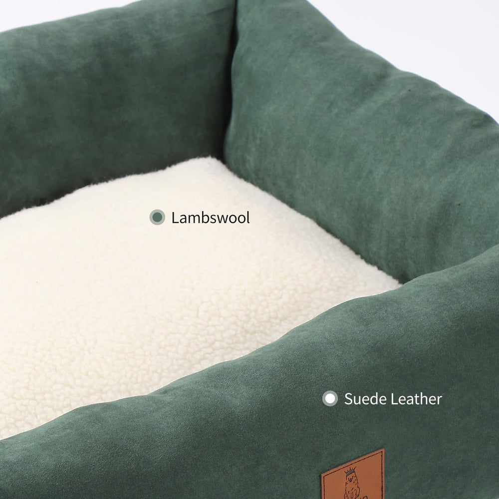 Looyn dog bed machine-washable for easy cleaning.