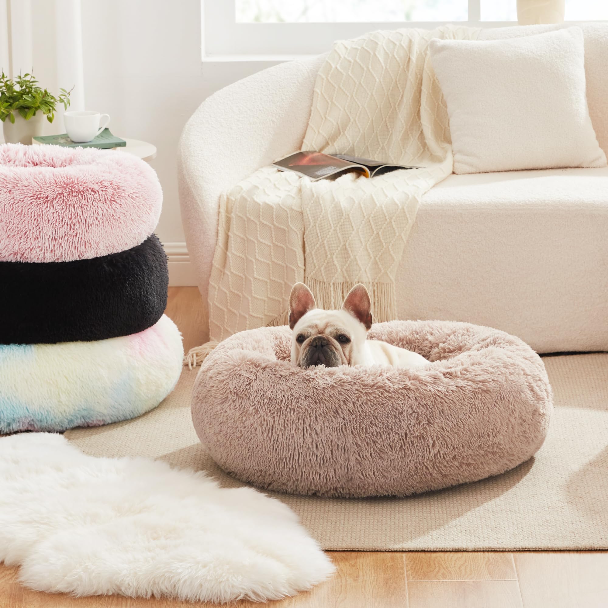 Love's cabin machine washable pet bed simplifies cleaning with no zippers to fuss.