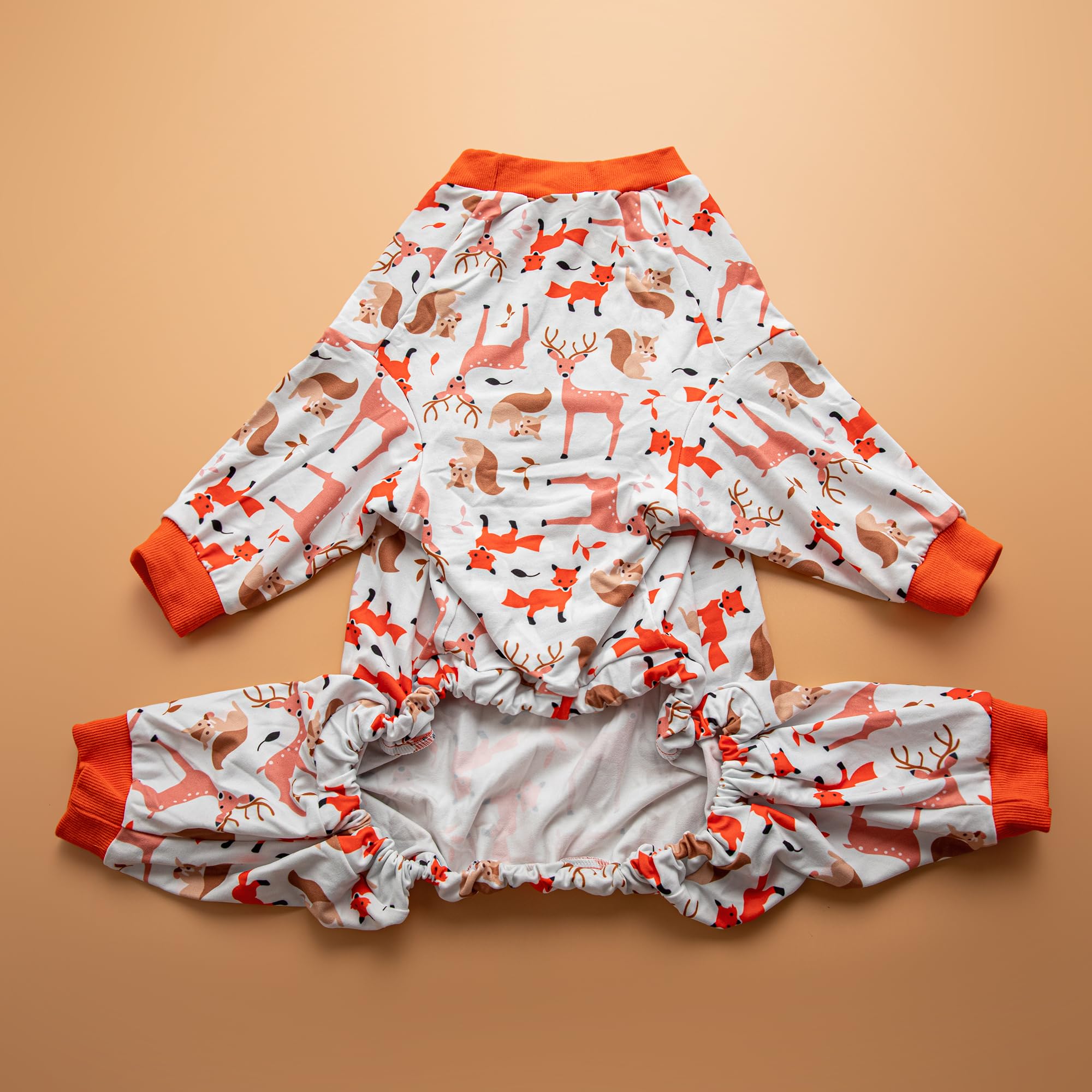 LovinPet crew-neck-critters-cream-01: secure fit with decorative print