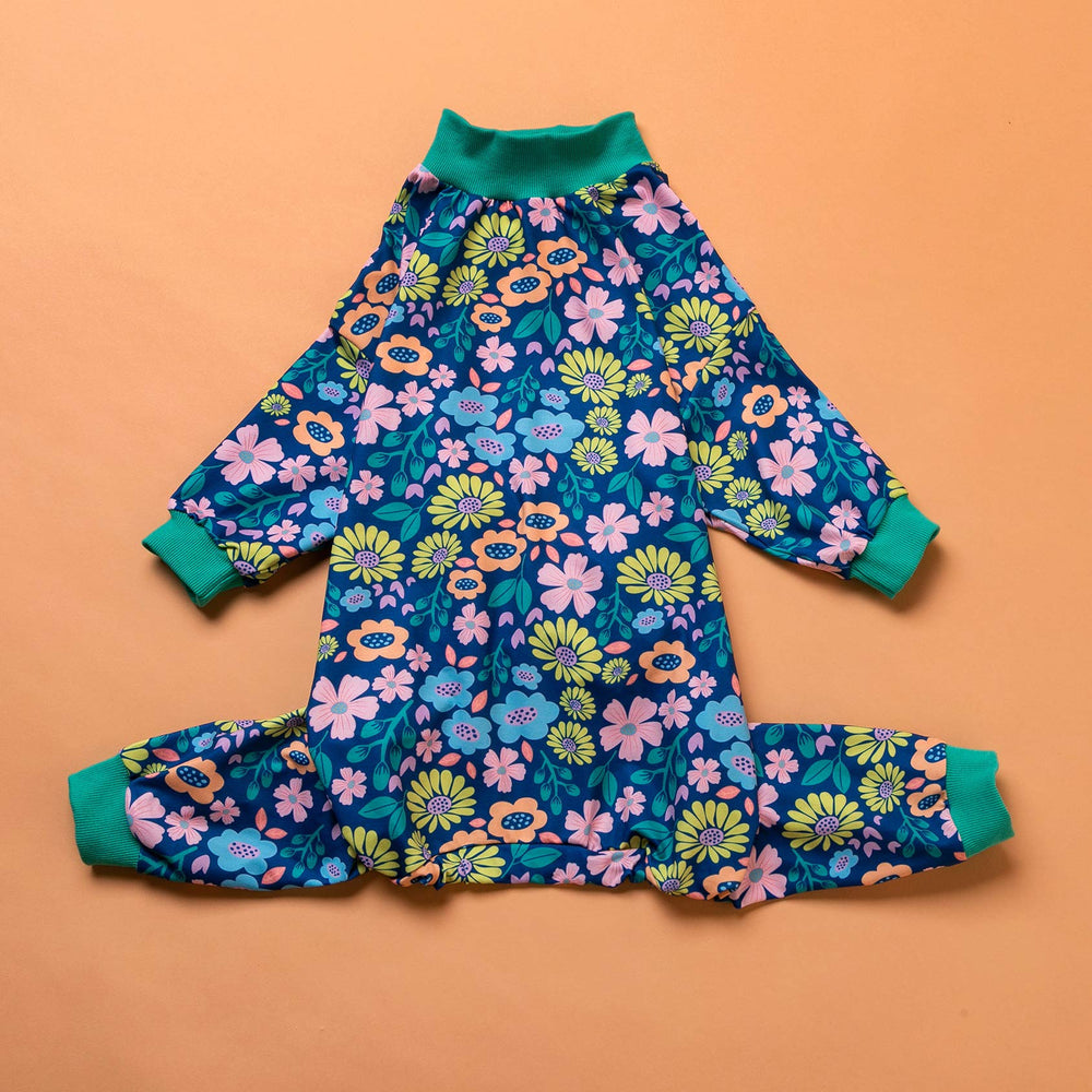 Holiday-ready warmth for festive days and daily lounging.