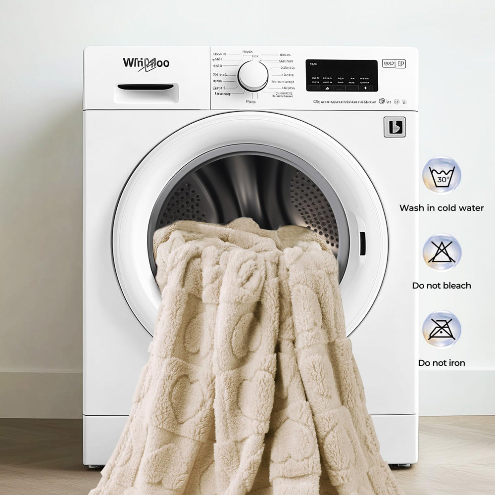 Luciphia five-sizes-pet-blanket fits various furniture and pet sizes.